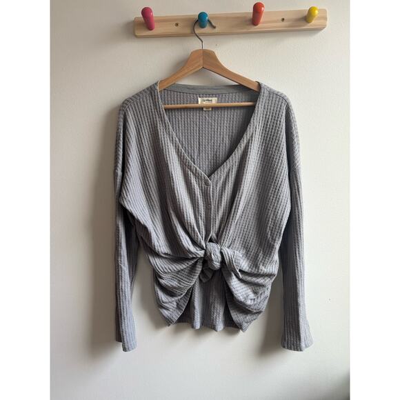 UpWest Gray Top Small - Picture 1 of 4
